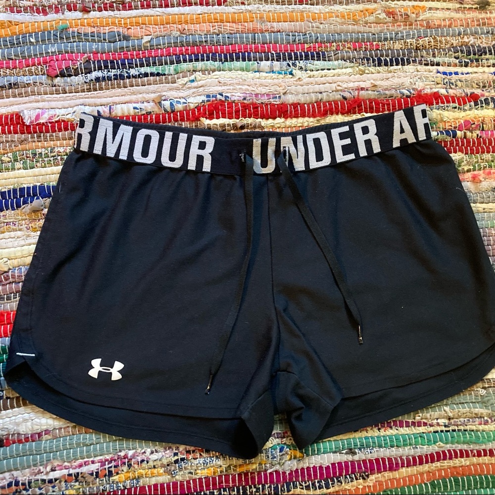 Under armour shorts size small